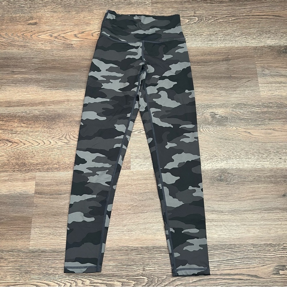 Aerie Chill Play Move Camouflage Leggings